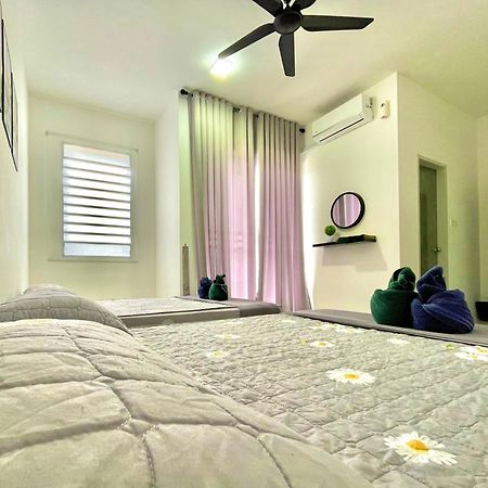 Hanan Homestay Klebang Ipoh With A View Of Mount Korbu, For Musl!M Only!! Exterior foto