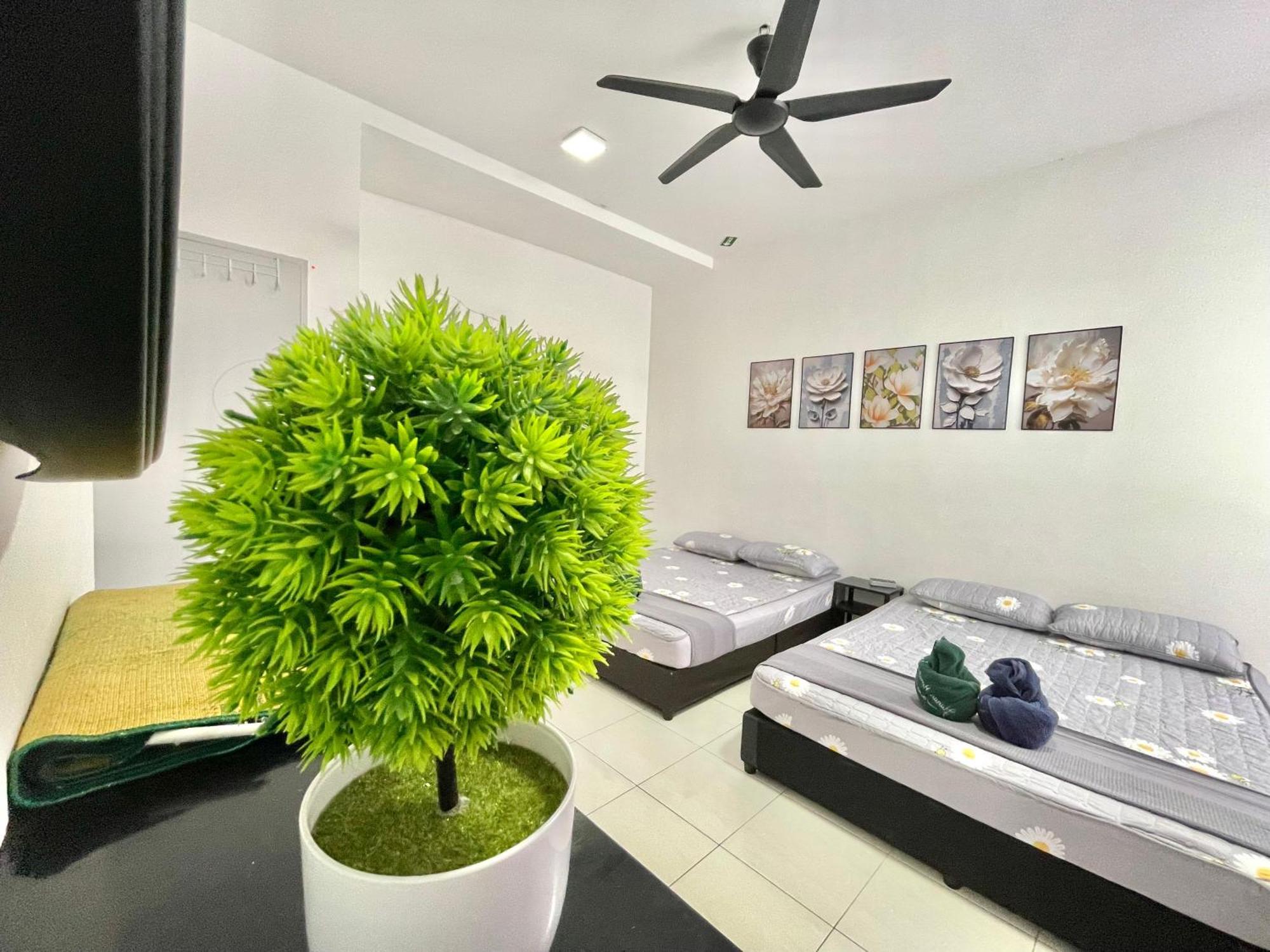 Hanan Homestay Klebang Ipoh With A View Of Mount Korbu, For Musl!M Only!! Exterior foto
