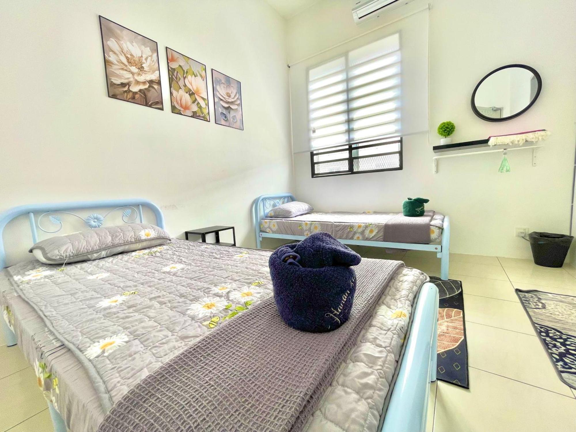 Hanan Homestay Klebang Ipoh With A View Of Mount Korbu, For Musl!M Only!! Exterior foto